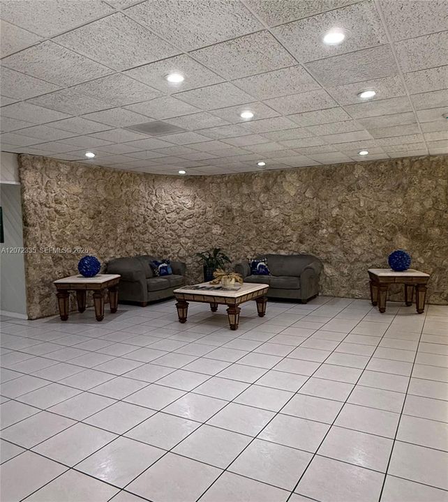 For Sale: $295,500 (3 beds, 2 baths, 1040 Square Feet)