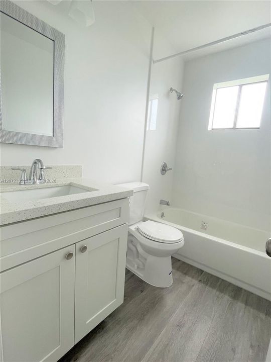 For Sale: $295,500 (3 beds, 2 baths, 1040 Square Feet)