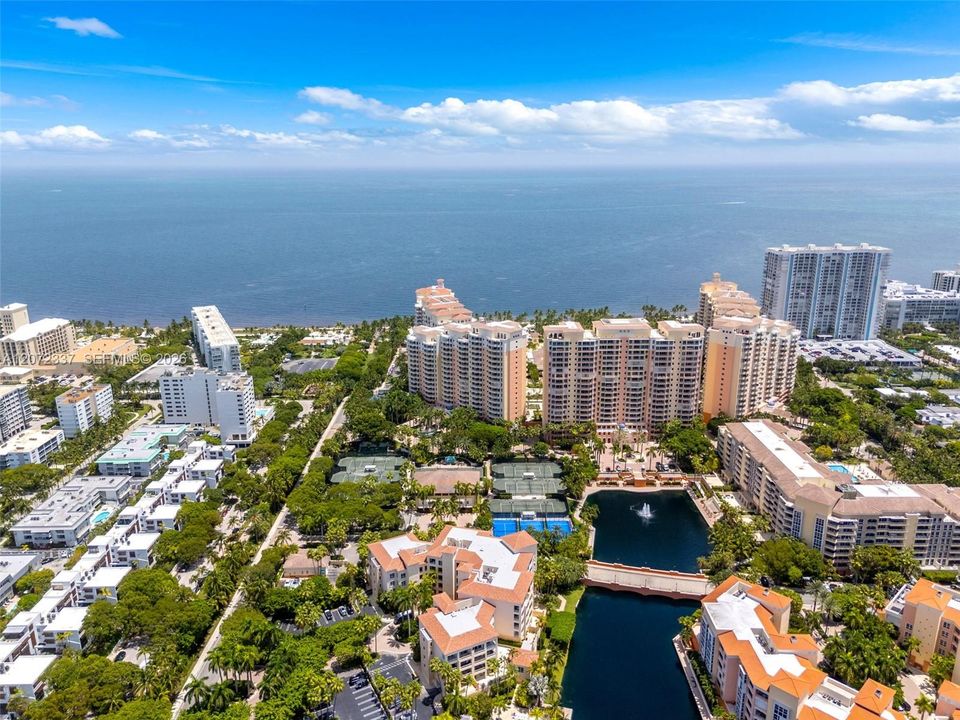 В аренду: $8,100 (2 спален, 2 ванн, 1310 Квадратных фут)