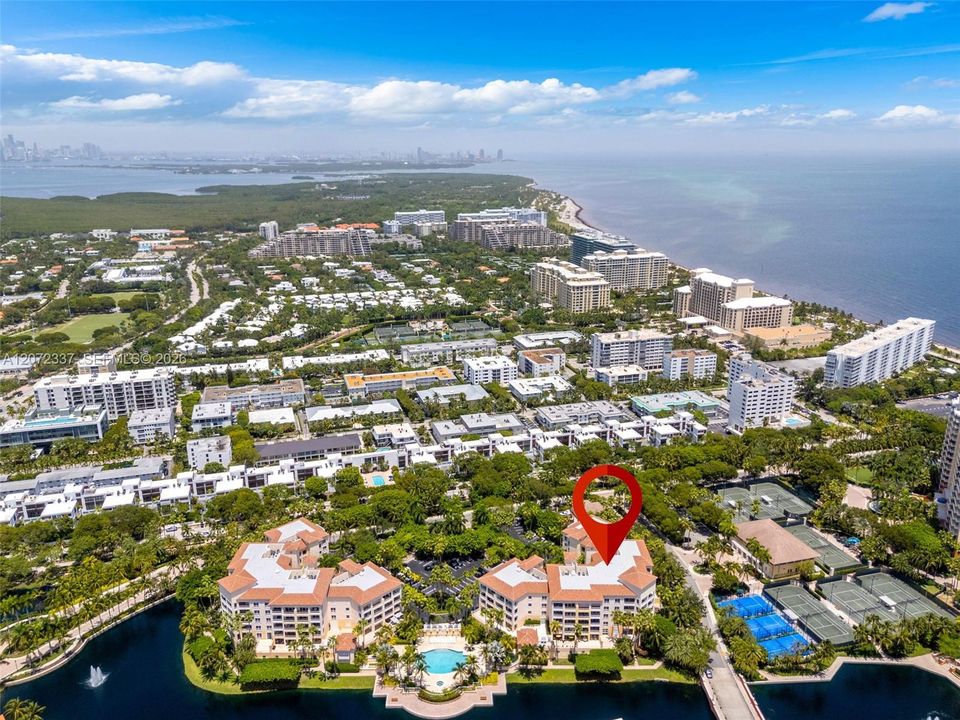 В аренду: $8,100 (2 спален, 2 ванн, 1310 Квадратных фут)