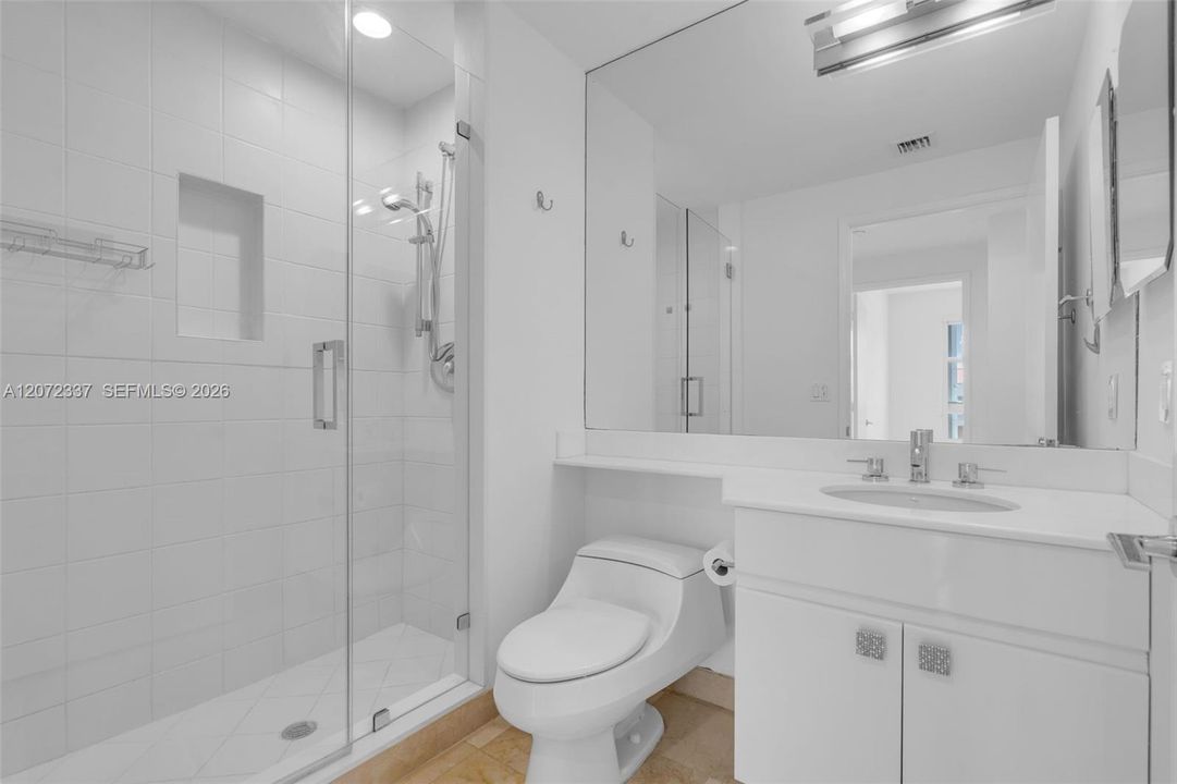 В аренду: $8,100 (2 спален, 2 ванн, 1310 Квадратных фут)