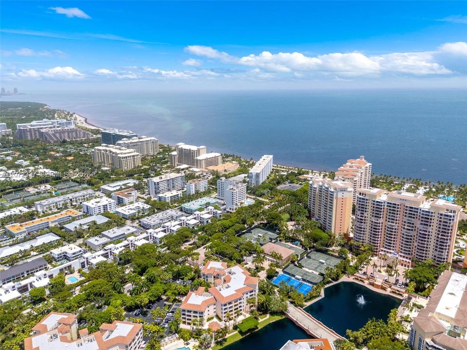 В аренду: $8,100 (2 спален, 2 ванн, 1310 Квадратных фут)
