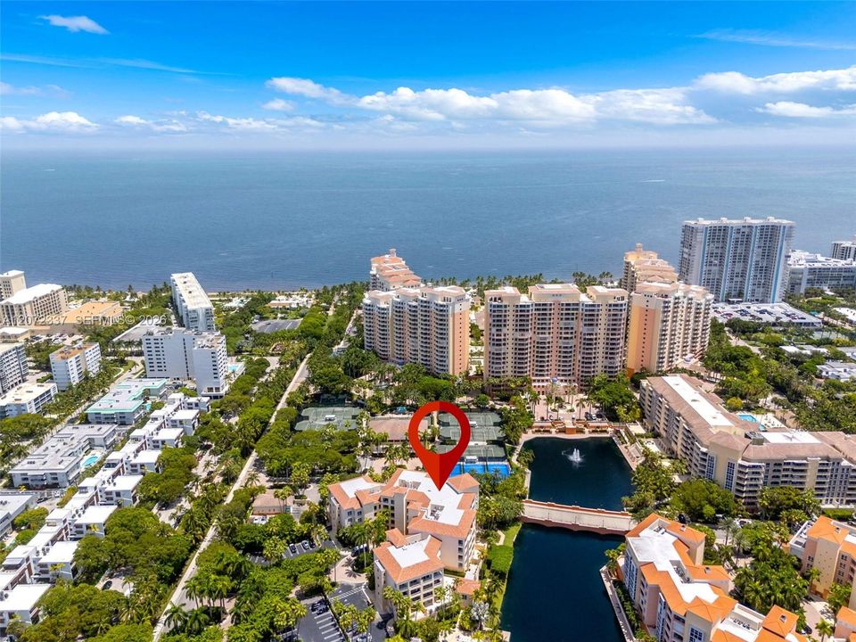 В аренду: $8,100 (2 спален, 2 ванн, 1310 Квадратных фут)