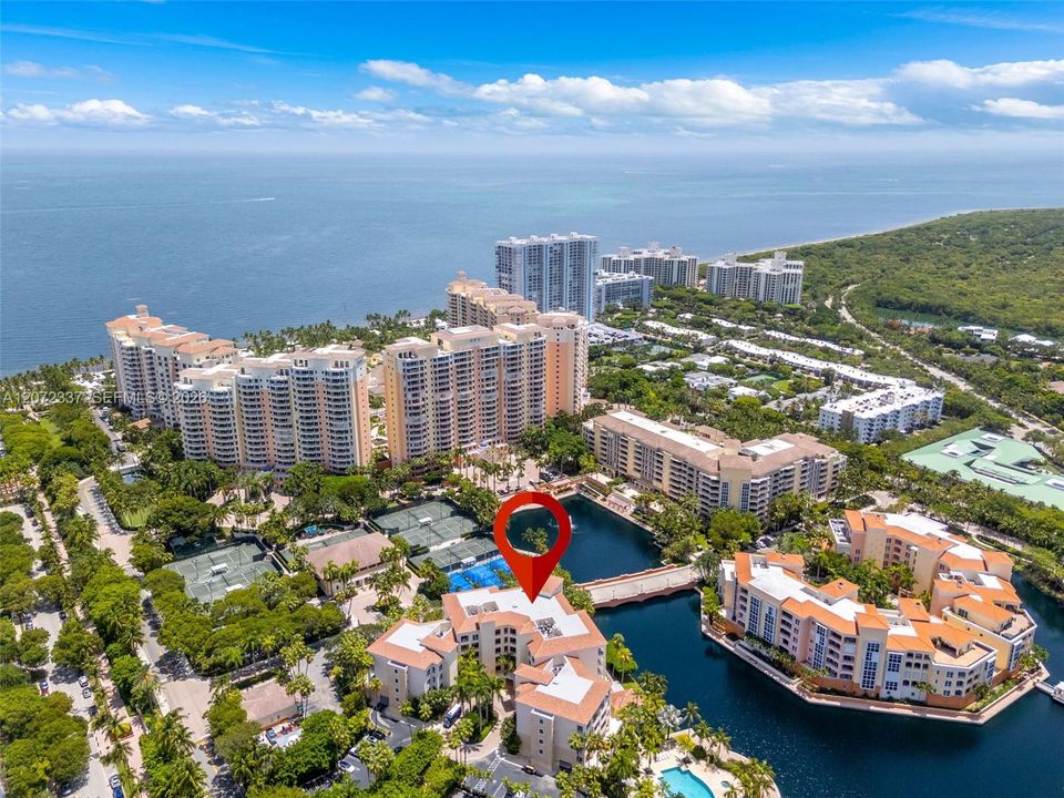 В аренду: $8,100 (2 спален, 2 ванн, 1310 Квадратных фут)