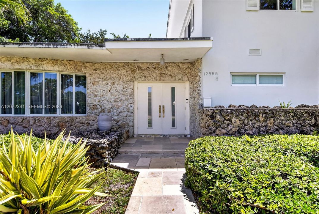 For Rent: $11,500 (4 beds, 3 baths, 2940 Square Feet)