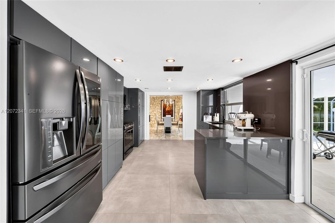 For Rent: $11,500 (4 beds, 3 baths, 2940 Square Feet)