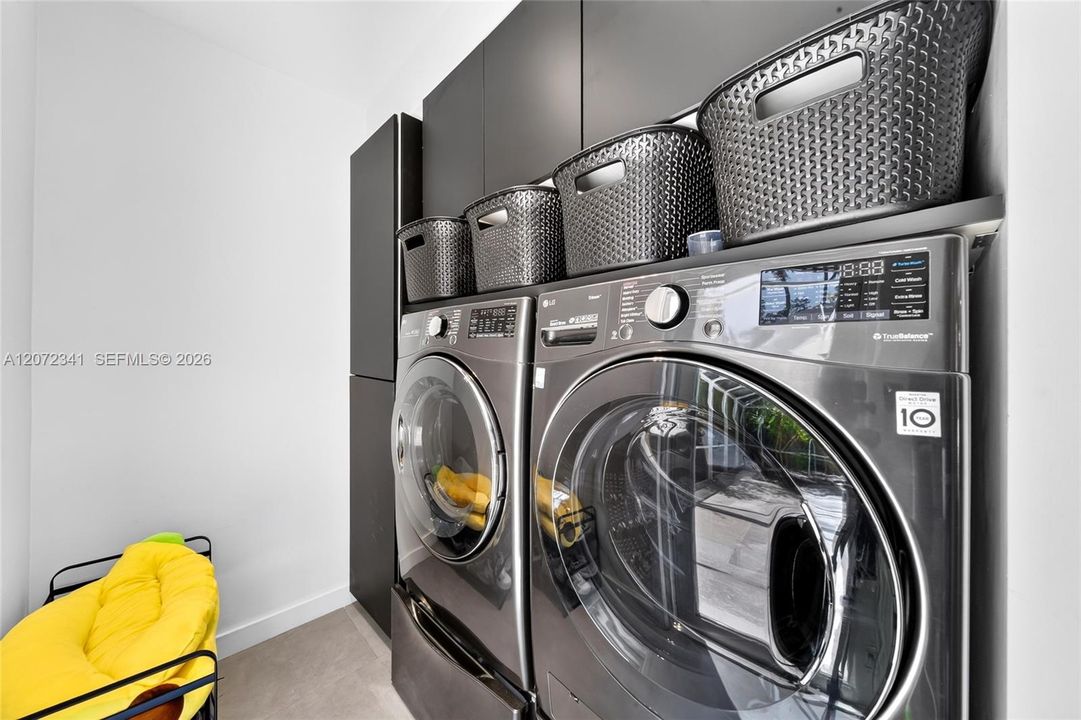For Rent: $11,500 (4 beds, 3 baths, 2940 Square Feet)