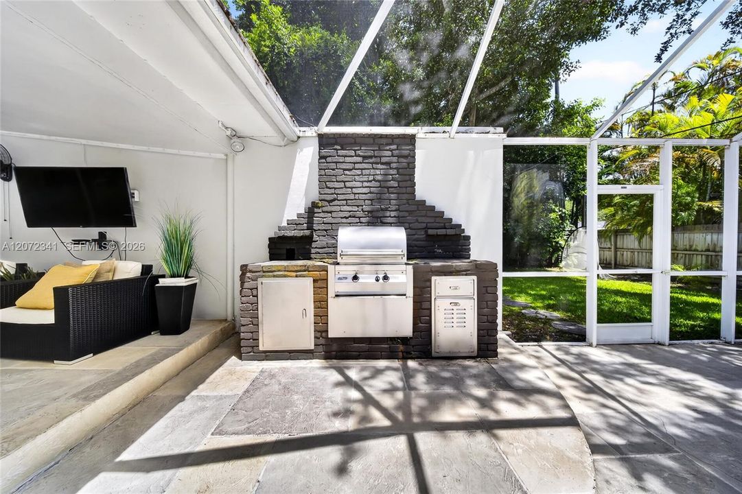 For Rent: $11,500 (4 beds, 3 baths, 2940 Square Feet)