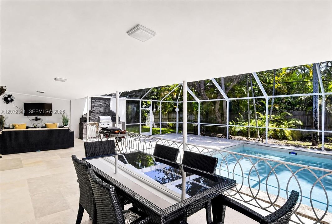 For Rent: $11,500 (4 beds, 3 baths, 2940 Square Feet)