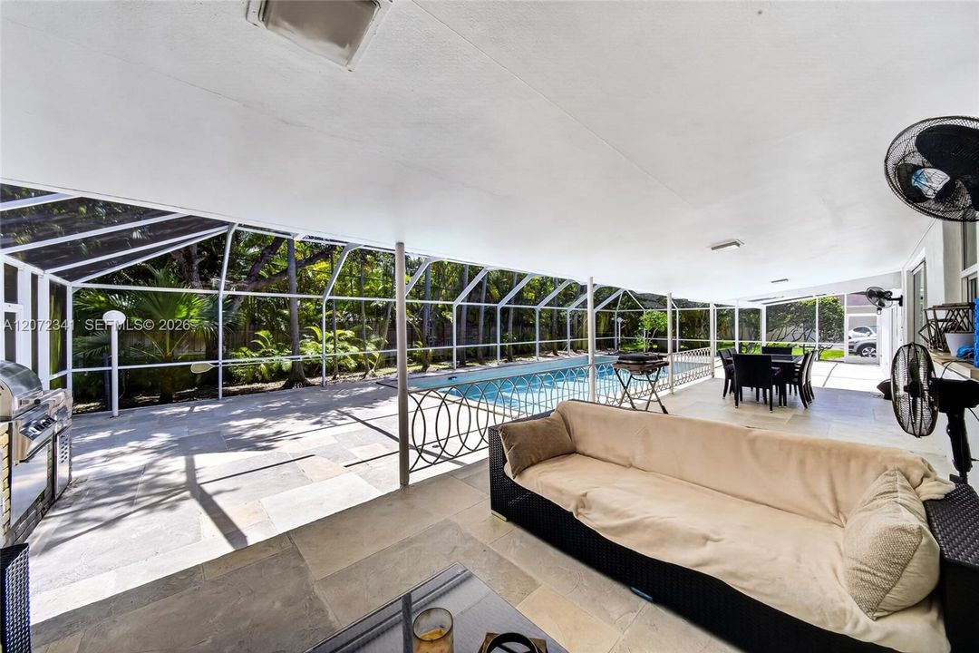 For Rent: $11,500 (4 beds, 3 baths, 2940 Square Feet)