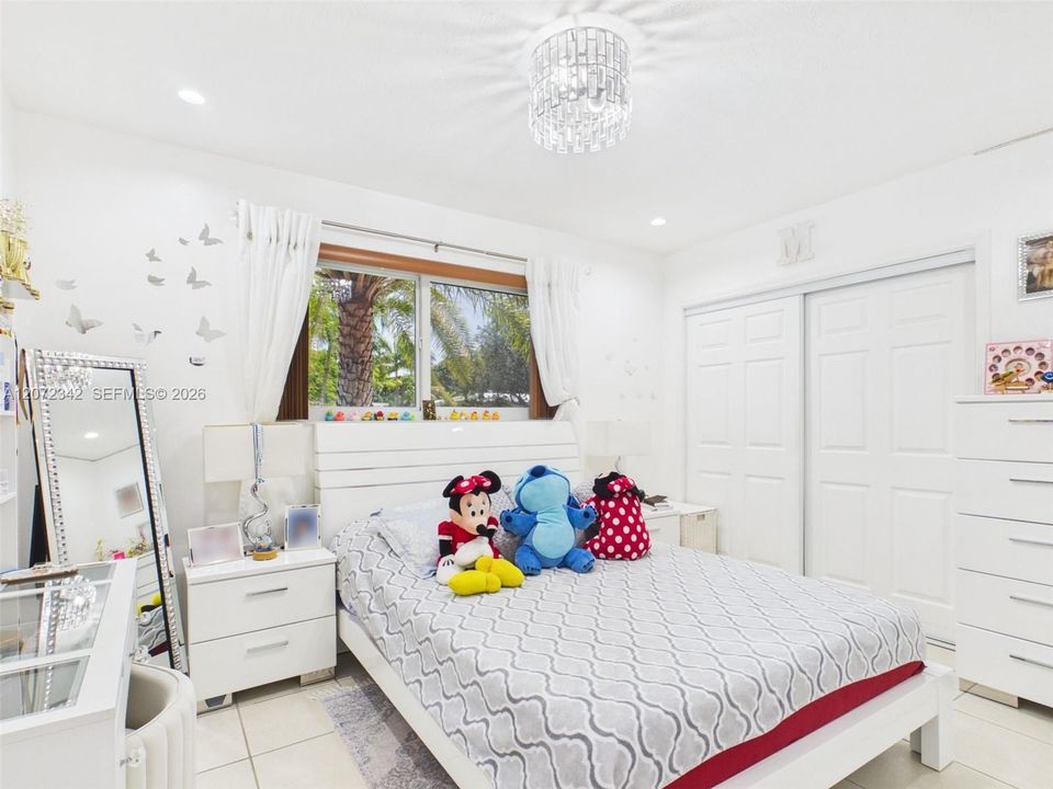 For Sale: $975,000 (4 beds, 3 baths, 1467 Square Feet)