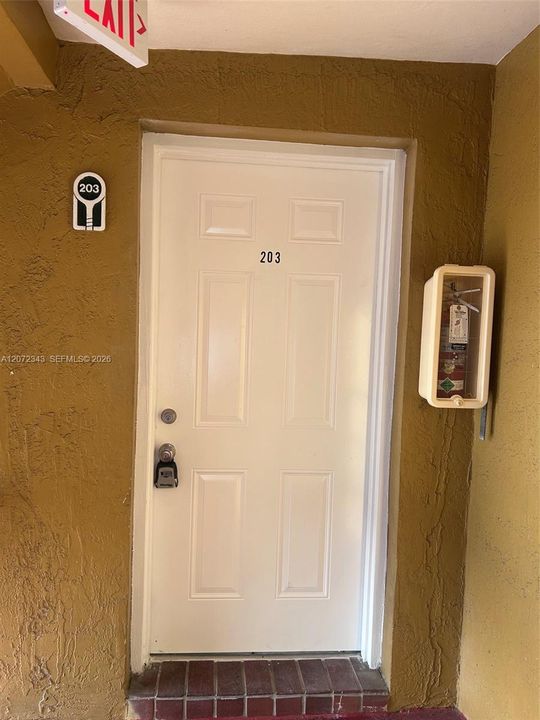 В аренду: $2,250 (2 спален, 1 ванн, 867 Квадратных фут)