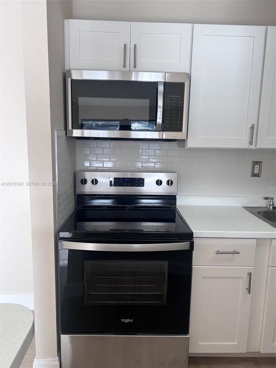 В аренду: $2,250 (2 спален, 1 ванн, 867 Квадратных фут)
