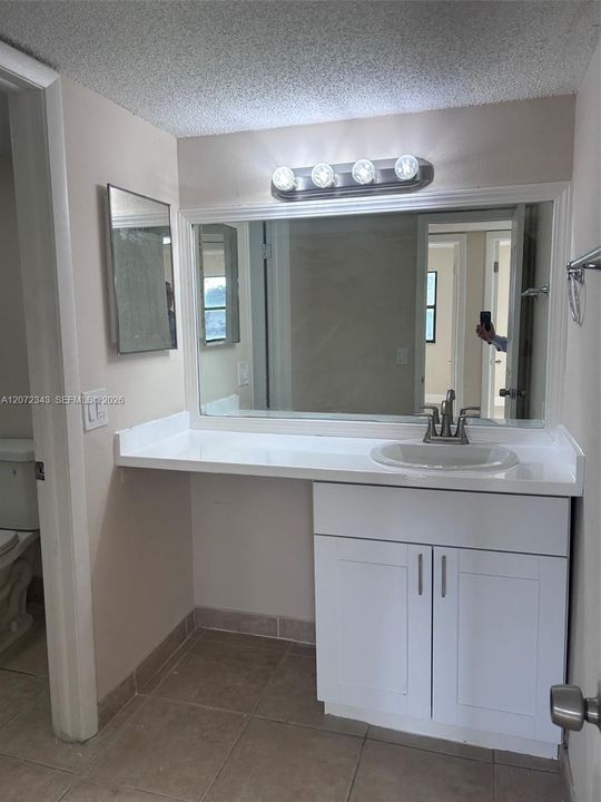 В аренду: $2,250 (2 спален, 1 ванн, 867 Квадратных фут)