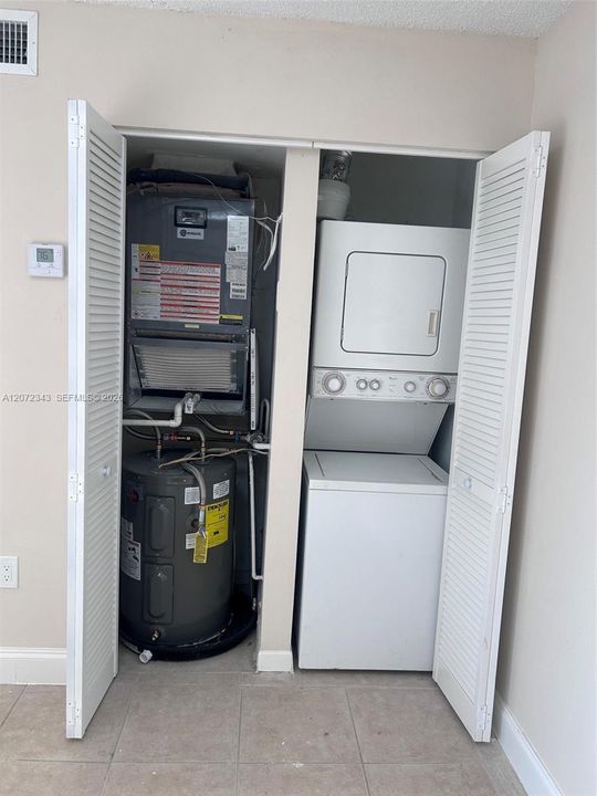 В аренду: $2,250 (2 спален, 1 ванн, 867 Квадратных фут)