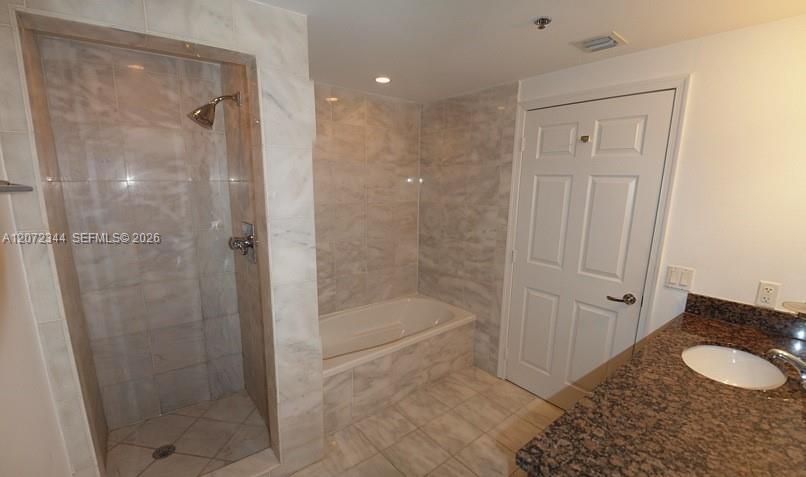 For Rent: $3,900 (2 beds, 2 baths, 1375 Square Feet)
