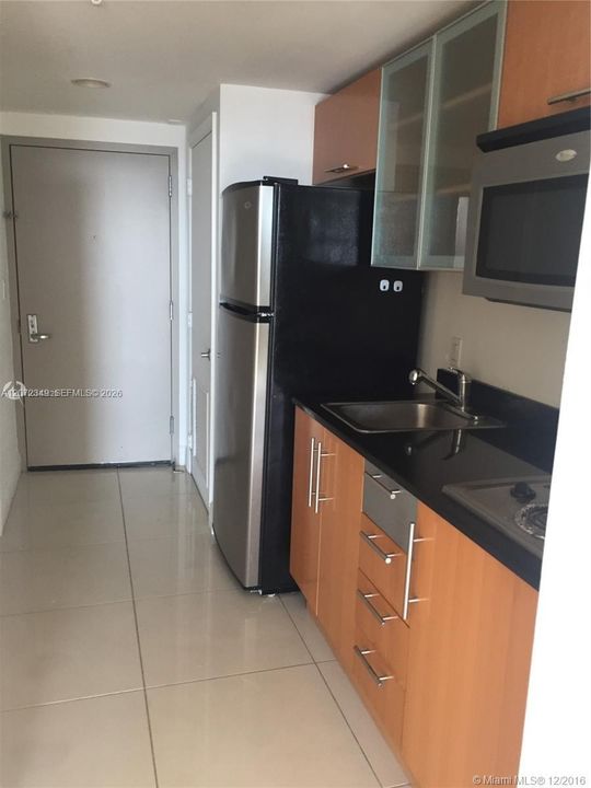 В аренду: $2,300 (0 спален, 1 ванн, 503 Квадратных фут)
