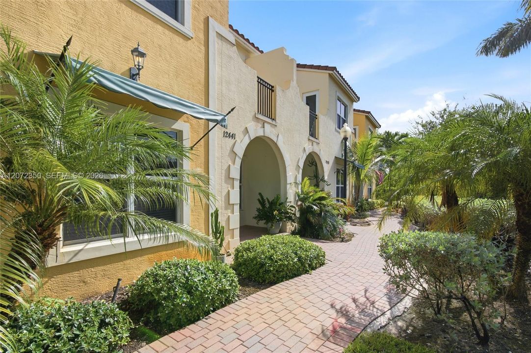 For Sale: $589,000 (3 beds, 2 baths, 1932 Square Feet)