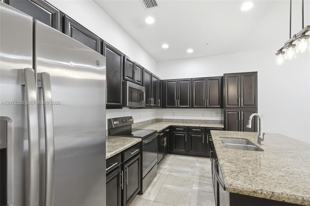 For Sale: $589,000 (3 beds, 2 baths, 1932 Square Feet)
