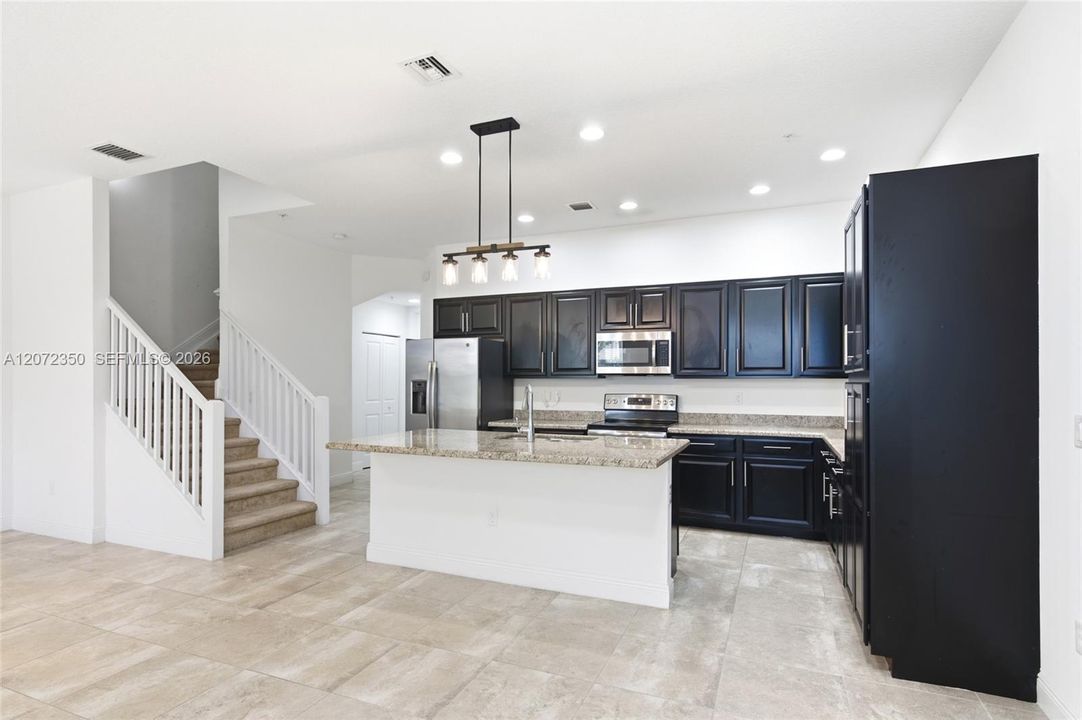 For Sale: $589,000 (3 beds, 2 baths, 1932 Square Feet)