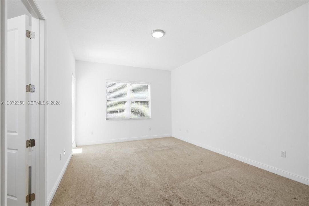 For Sale: $589,000 (3 beds, 2 baths, 1932 Square Feet)
