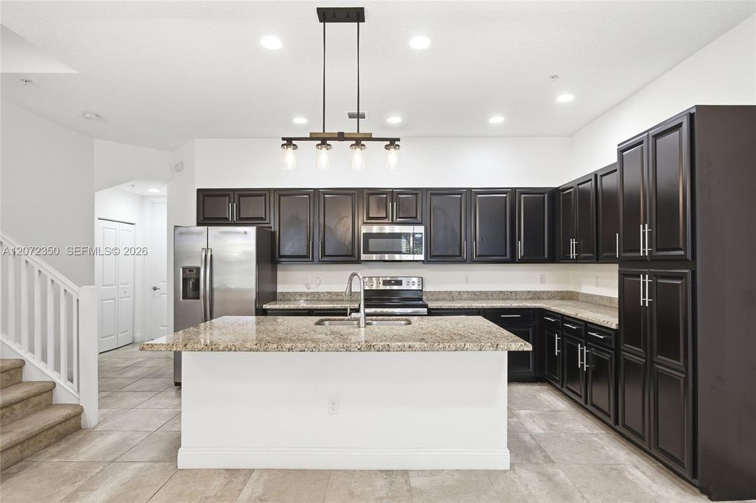 For Sale: $589,000 (3 beds, 2 baths, 1932 Square Feet)