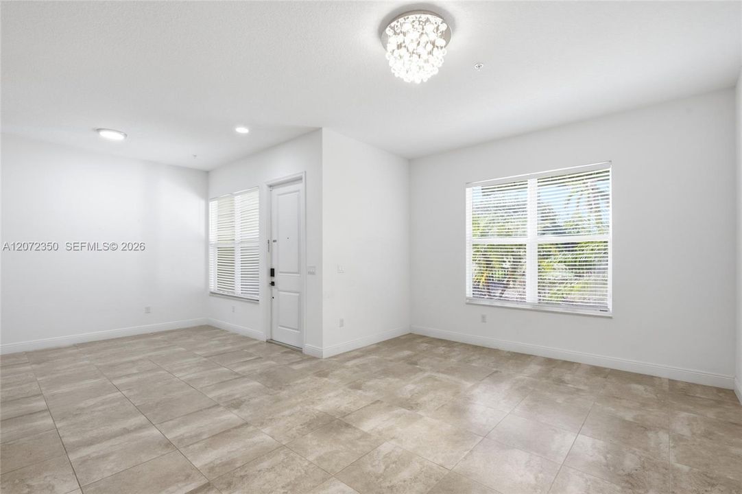 For Sale: $589,000 (3 beds, 2 baths, 1932 Square Feet)