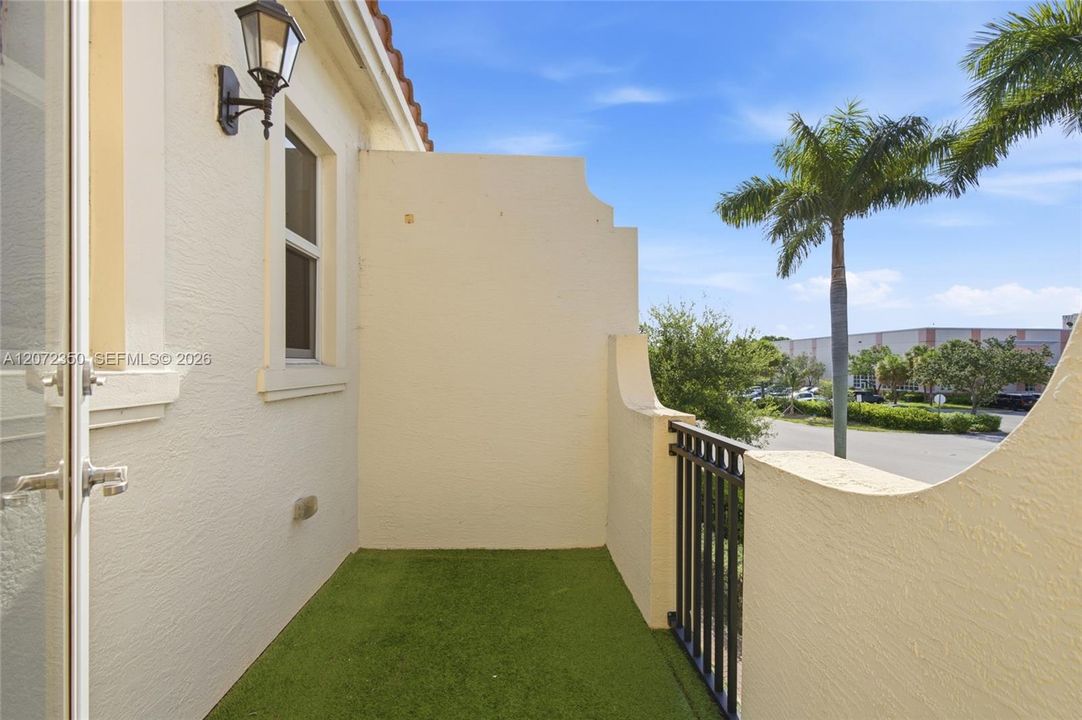 For Sale: $589,000 (3 beds, 2 baths, 1932 Square Feet)