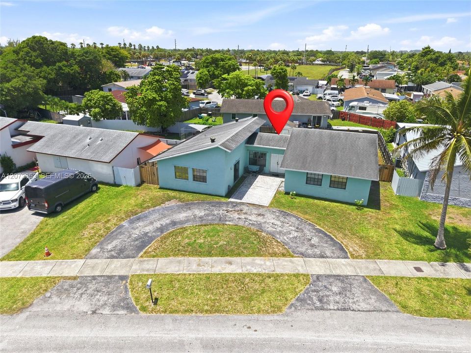 En Venta: $650,000 (3 camas, 2 baños, 2061 Pies cuadrados)