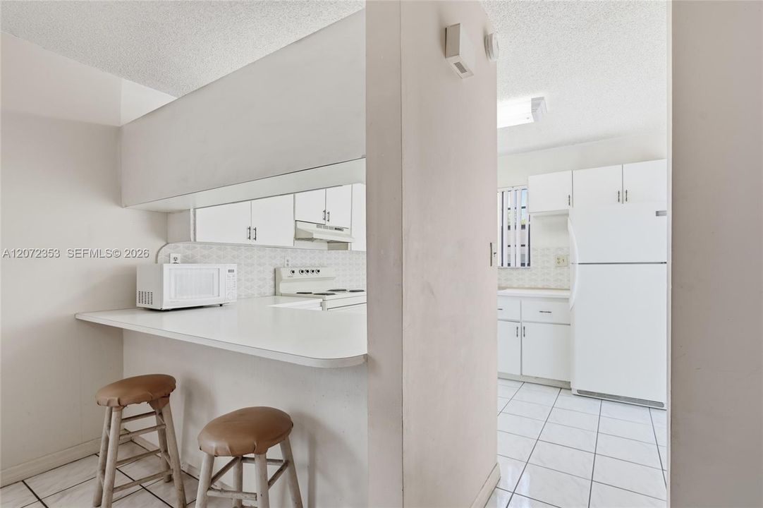En Venta: $650,000 (3 camas, 2 baños, 2061 Pies cuadrados)