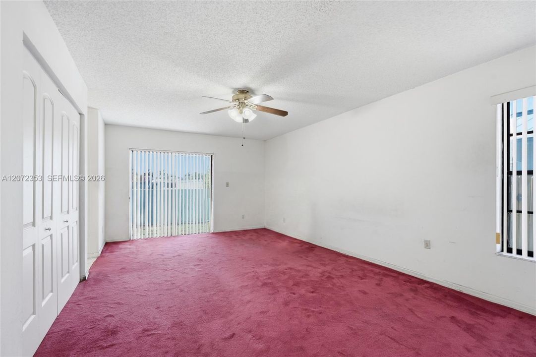En Venta: $650,000 (3 camas, 2 baños, 2061 Pies cuadrados)