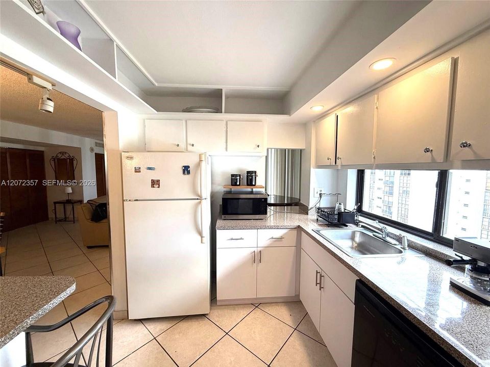 For Rent: $2,700 (2 beds, 2 baths, 1230 Square Feet)