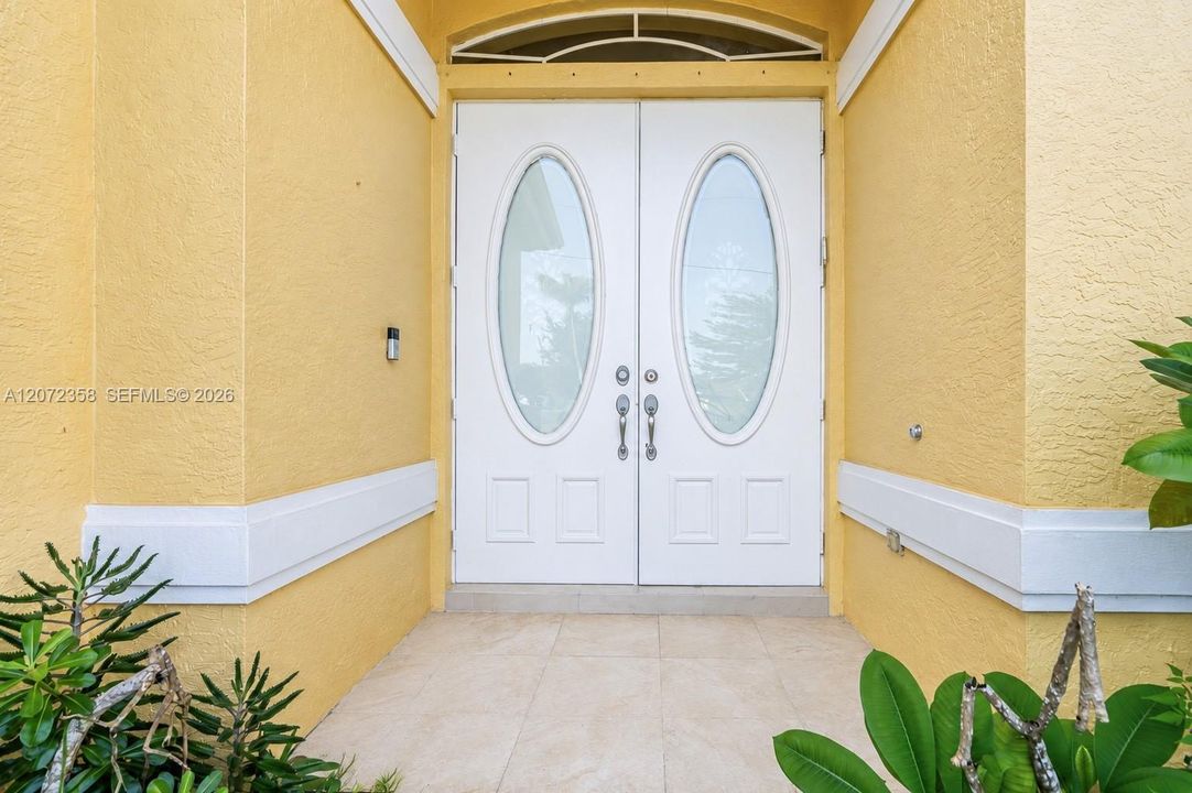 For Sale: $444,900 (3 beds, 2 baths, 2058 Square Feet)