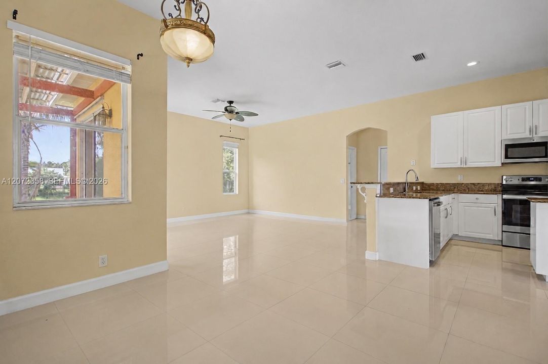 For Sale: $444,900 (3 beds, 2 baths, 2058 Square Feet)