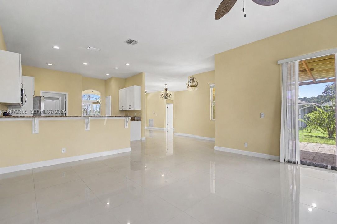 For Sale: $444,900 (3 beds, 2 baths, 2058 Square Feet)