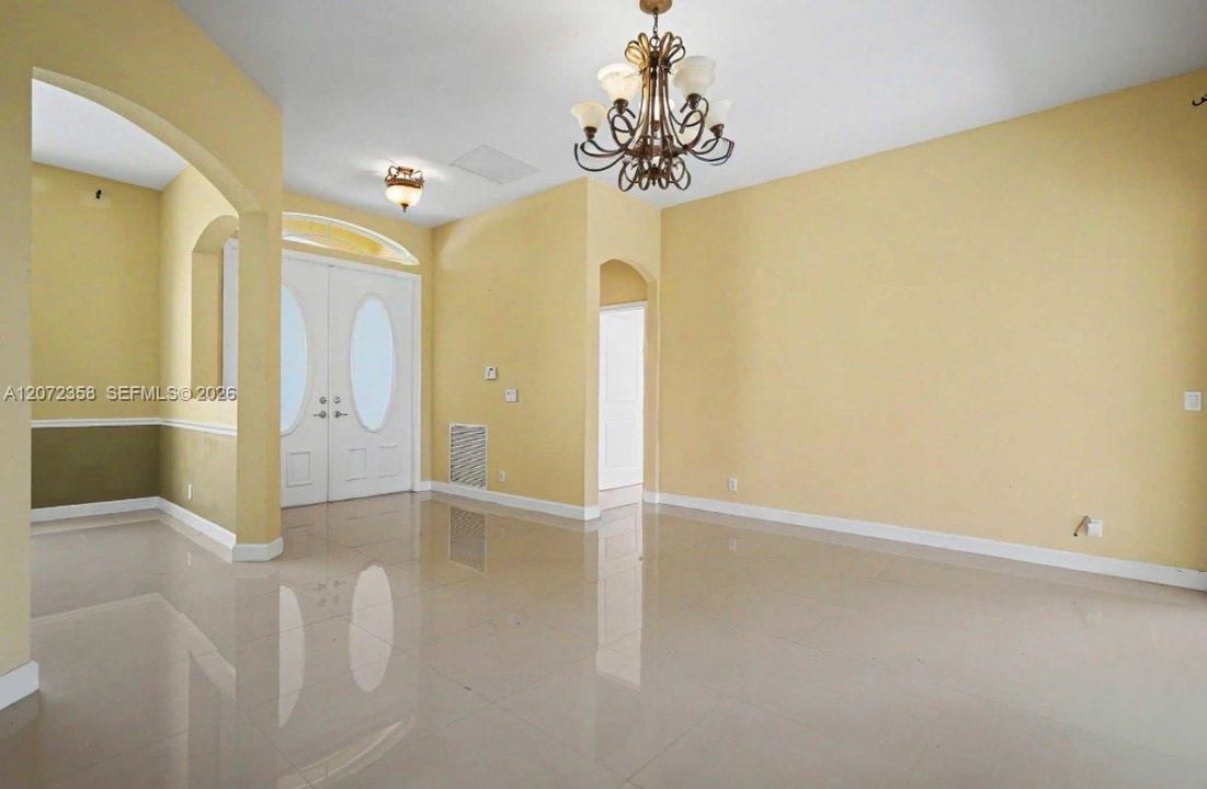 For Sale: $444,900 (3 beds, 2 baths, 2058 Square Feet)