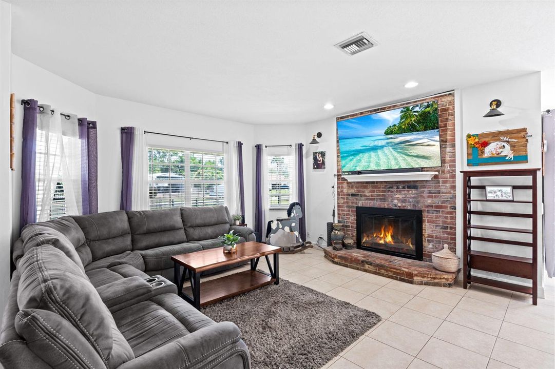 12-web-or-mls-A7404759