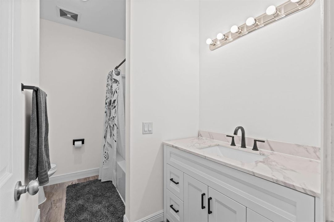 31-web-or-mls-A7404680
