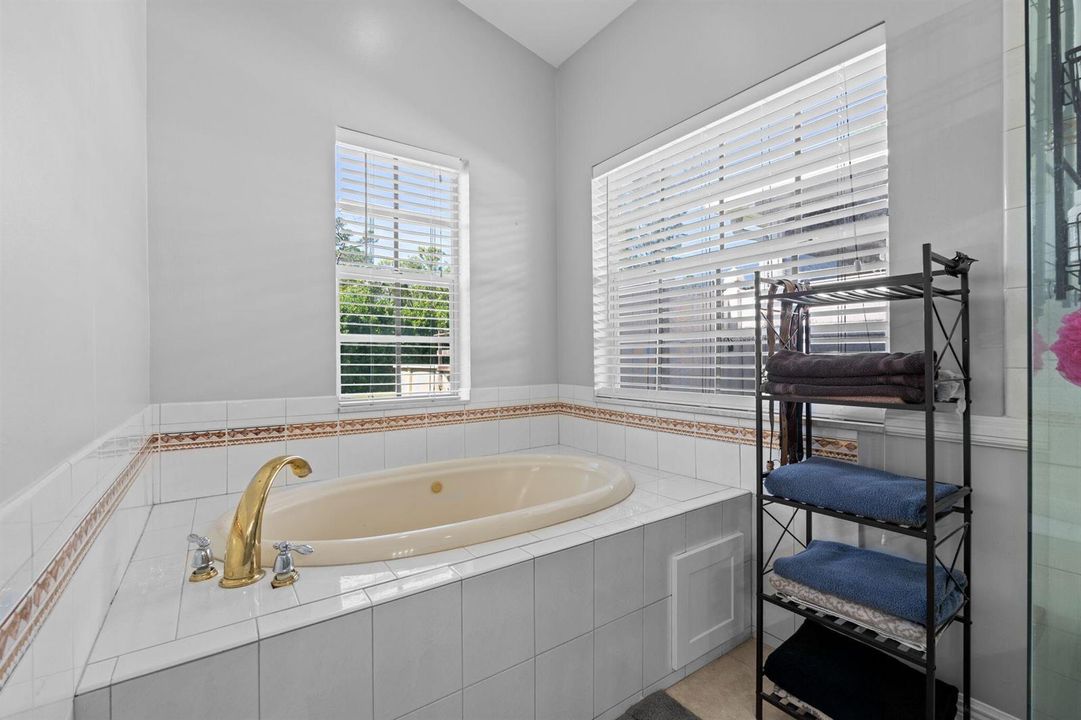 28-web-or-mls-A7404671