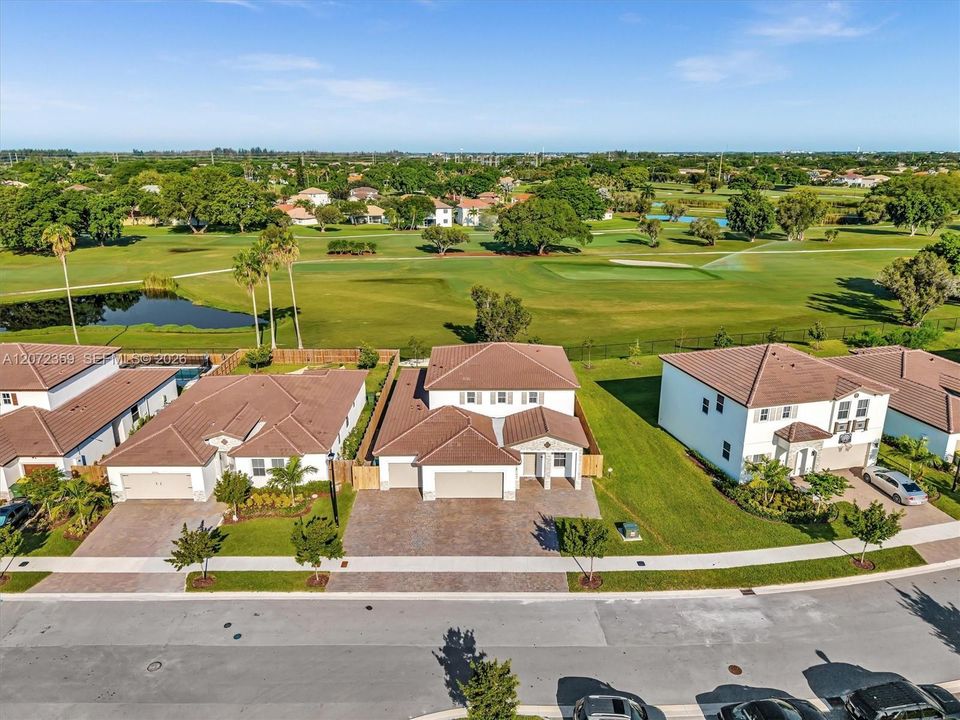 For Sale: $819,000 (5 beds, 3 baths, 3150 Square Feet)