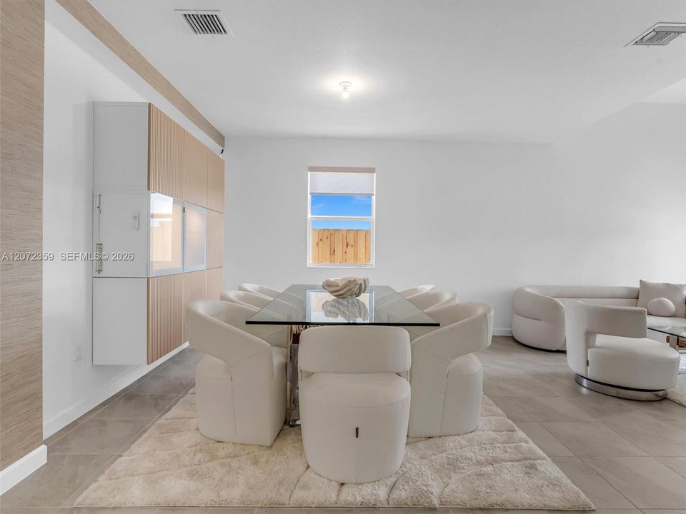 For Sale: $819,000 (5 beds, 3 baths, 3150 Square Feet)