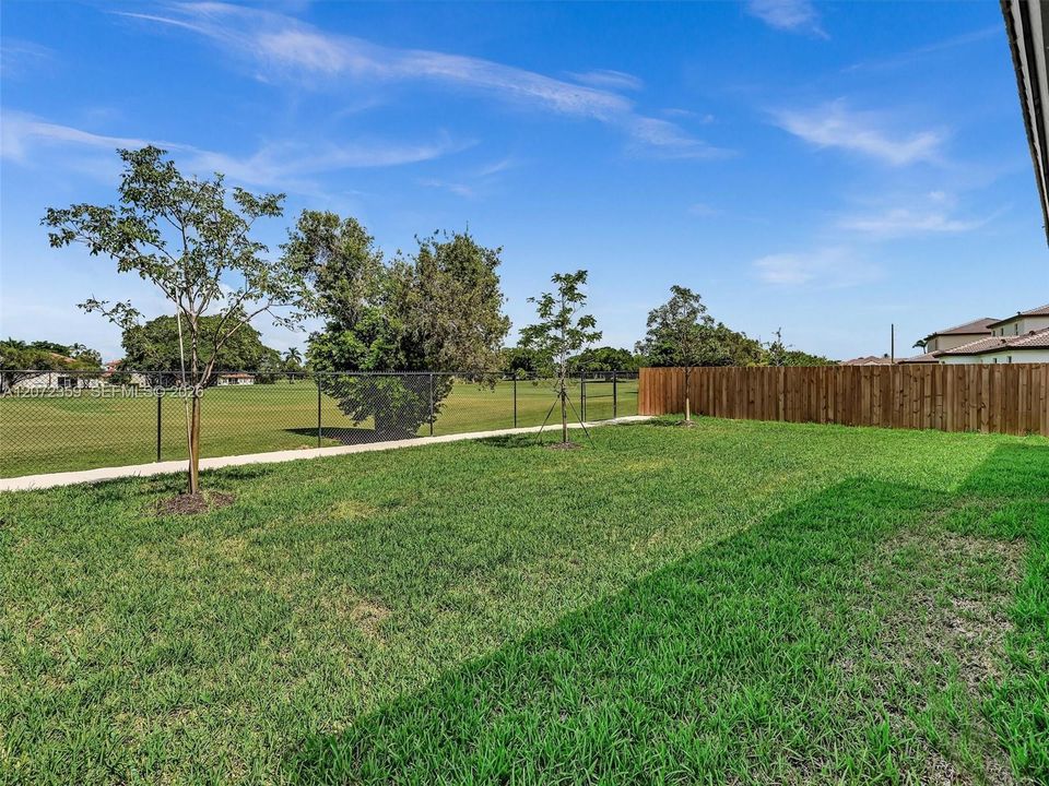 For Sale: $819,000 (5 beds, 3 baths, 3150 Square Feet)