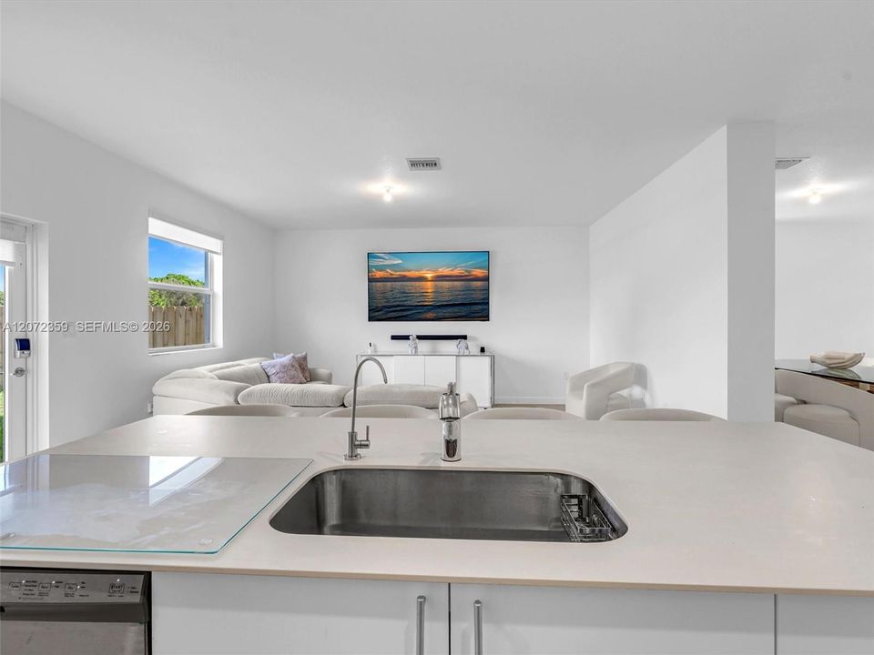 For Sale: $819,000 (5 beds, 3 baths, 3150 Square Feet)