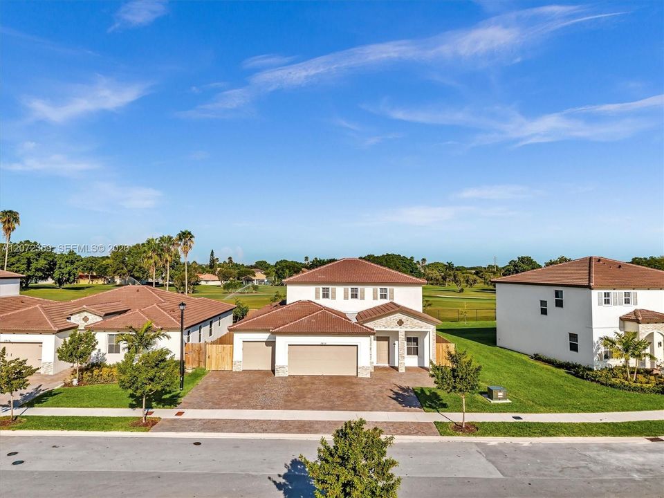 For Sale: $819,000 (5 beds, 3 baths, 3150 Square Feet)