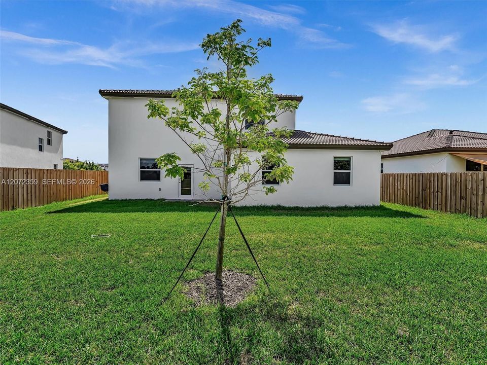 For Sale: $819,000 (5 beds, 3 baths, 3150 Square Feet)