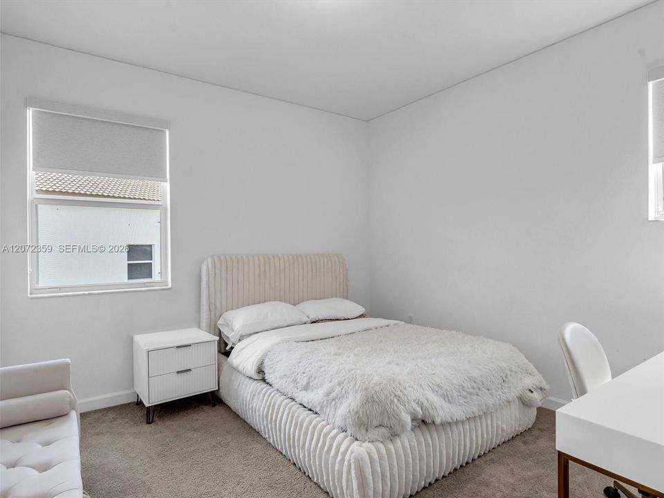 For Sale: $819,000 (5 beds, 3 baths, 3150 Square Feet)