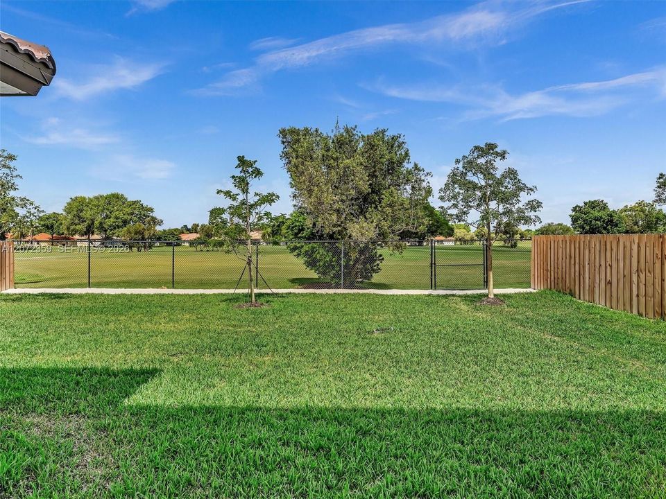 For Sale: $819,000 (5 beds, 3 baths, 3150 Square Feet)
