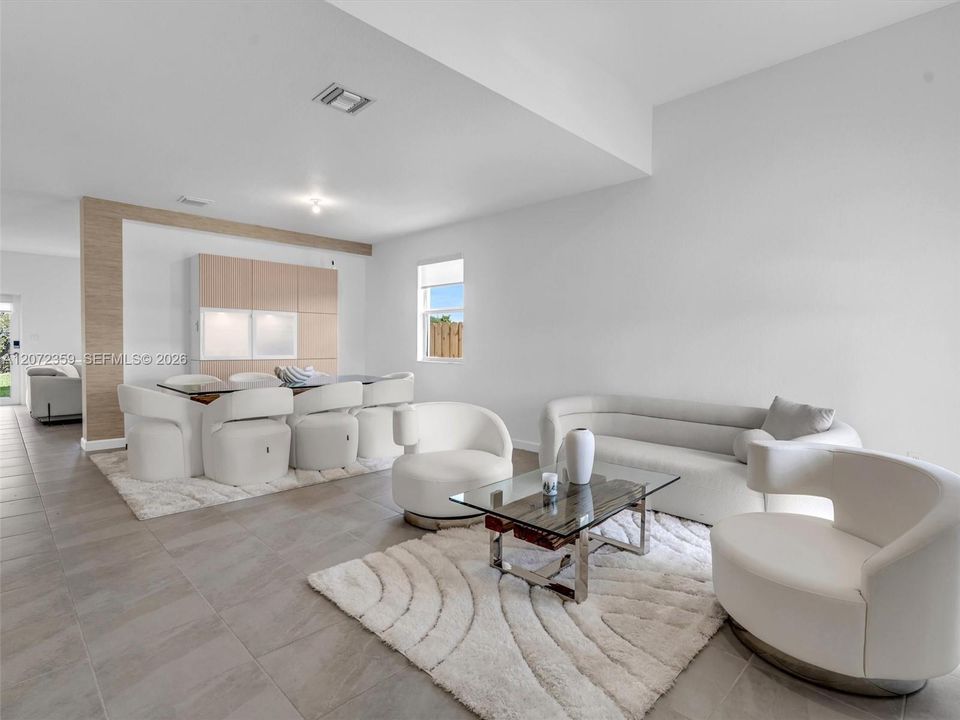 For Sale: $819,000 (5 beds, 3 baths, 3150 Square Feet)