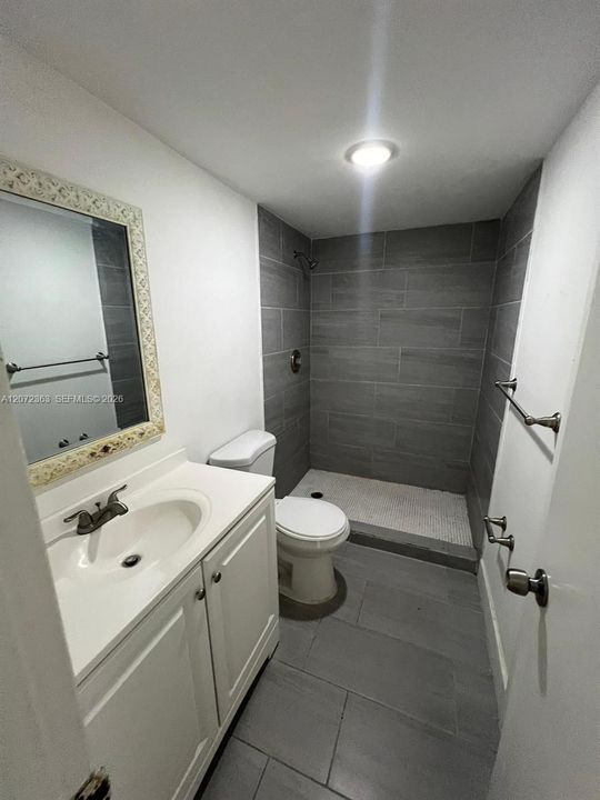 For Rent: $2,400 (2 beds, 2 baths, 1018 Square Feet)