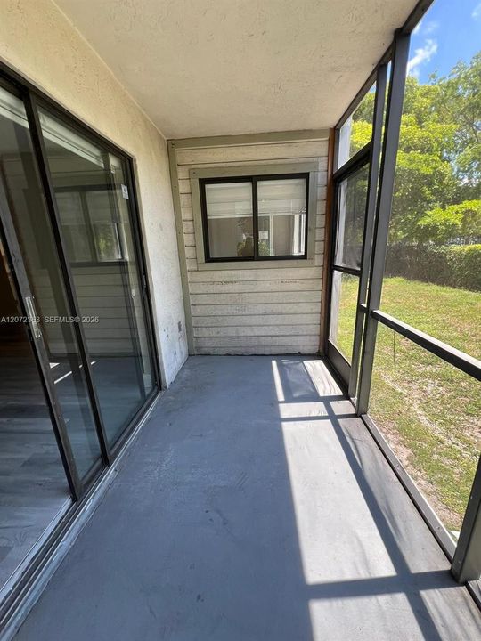 For Rent: $2,400 (2 beds, 2 baths, 1018 Square Feet)
